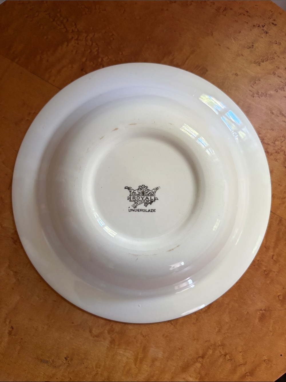 Royal China 10’ English Ivy Serving Bowl Vintage - Picture 4 of 5